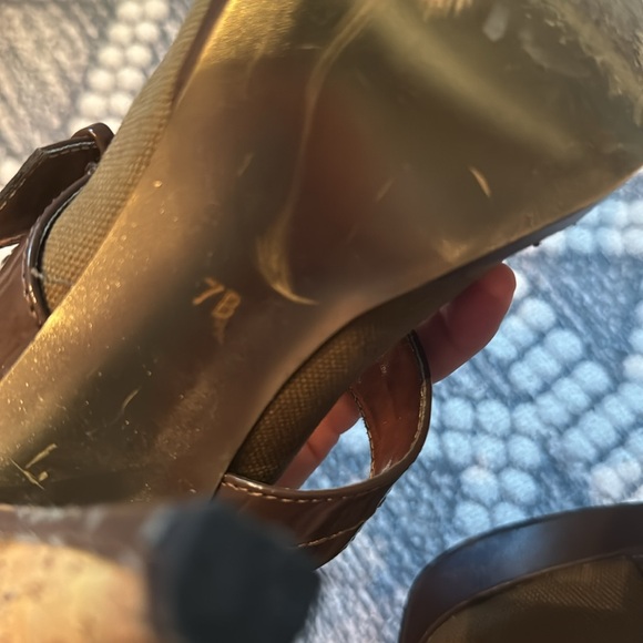 GUC 4 inch pumps by Charles David. Size 7B. Olive and brown. - Picture 8 of 13